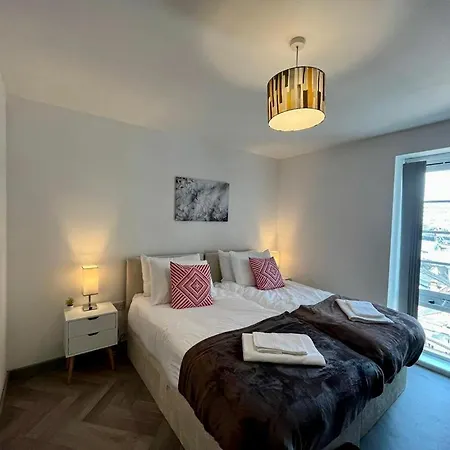 Luxury 02 Academy Centre 2 Bed Mailbox Bullring Leisure & Families *